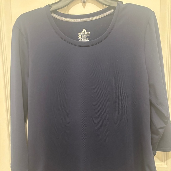 WOMEN'S ARCTIC COOL, 3/4 SLEEVE TOPS (3). M. NEW. - Picture 2 of 6